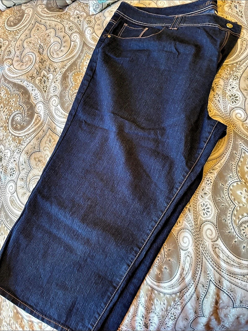 Avenue Capri Jeans Denim Waist 32 Like New
